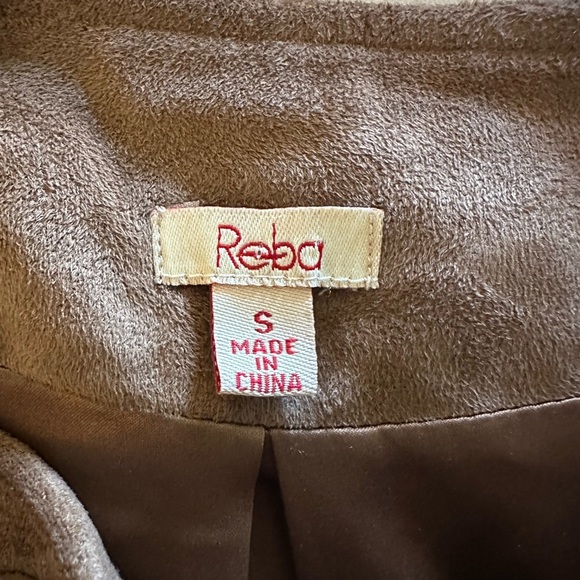 Reba Faux Fur Brown Fringe Vest - Picture 5 of 7